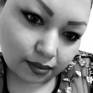 Meet your Posher, Yesenia